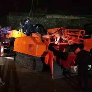 120履带式挖掘装载机+4立方侧卸式矿车成套设备出渣神器