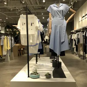 南京服装展柜定做|服装展架设计|南京展柜厂家提供专业服务