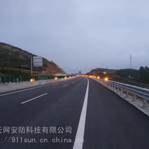 高速公路智能诱导雾灯