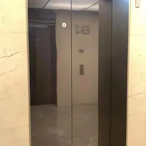 电梯门贴面装饰 电梯门贴膜装饰 定制电梯门贴门 电梯门改色