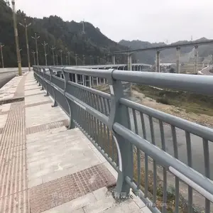 深圳甲型公路护栏 焊接式护栏 广州人行道栅栏厂