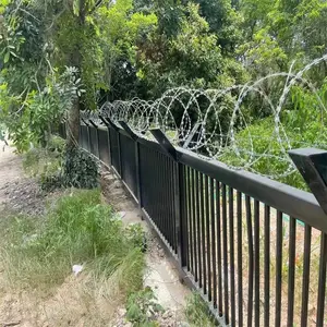 养殖网公路护栏网现货小区园林别墅框架隔离网 安全防护网铁丝围栏