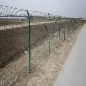 定制户外围栏网高速公路隔离栅果园养殖铁丝防护网隔离网