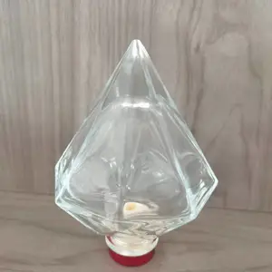 厂家供应100ml圆锥形玻璃酒瓶300g玻璃白酒瓶钻晶白料钻石玻璃瓶