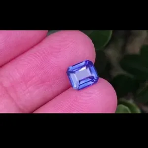 矿区直供批发矢车菊蓝蓝宝石晶体干净高品质净体加工镶嵌首饰宝石