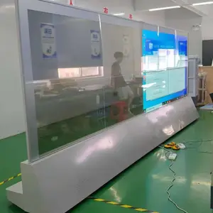 2��4��OLED͸��ƴ����ʾ��