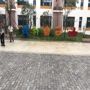 大学耐腐蚀金属烤漆亮色学校标识批量供应
