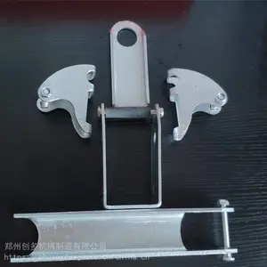 牧场牛舍牛颈枷配件 奶牛牧场牛颈夹热镀锌