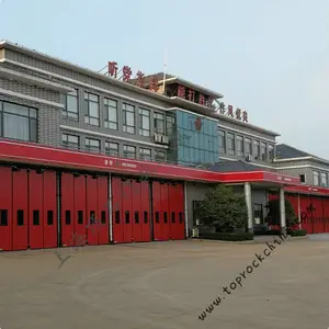 车库电动折叠门 顶石门业值得信赖的好产品 消防队车库门