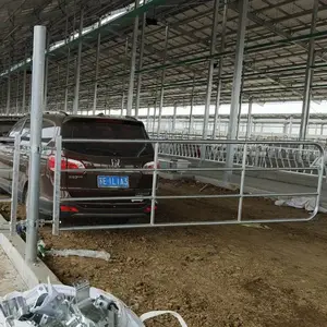 出口标准畜牧厂门加工镀锌管牛舍隔栏门围栏门