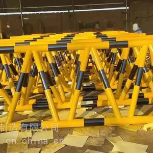 ���Ǹ������� ѧУ�ƶ�·�� ������λ���ش��ž�������