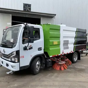 市区道路清扫6方扫路车，快速清扫落叶和生活垃圾，节约人工成本