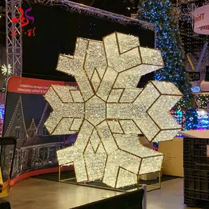 ʥ��װ����ѩ�����͵���2022���������ʥ������ѩ�����͵ƹ����°ڼ�