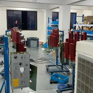 川龙新型小型化三工位真空断路器隔离接地一体化
