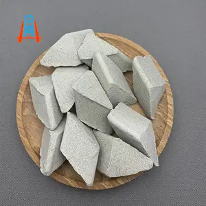 厂家大量供应碳化硅斜三角磨料25*25mm研磨石抛磨块