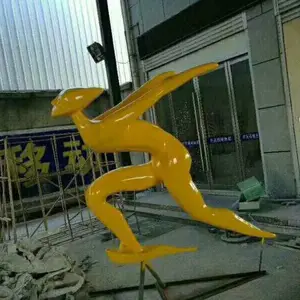 钢丝运动员雕塑生产 美陈大型体育人物 足球队雕塑