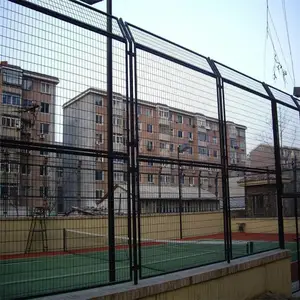 ѧУ�ٳ�Χ�� ����Χ���˶�����ë����ܻ�����