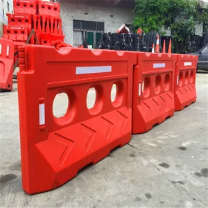 注水三孔水马护栏/道路工地施工防护隔离围栏红色外观