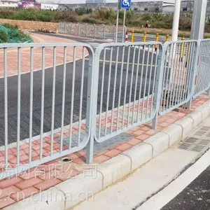 中山路测安全防撞护栏 路中心隔离栏 喷塑市政道路围栏