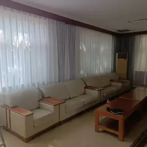 ������װҽ�ø���ѧУ������������λ�ڹ���ȴ����칫¥������