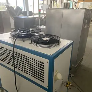 ����������е��΢�������ʽĥ�ۻ��������ҩ�ĵ����Ʊڴ����С���豸