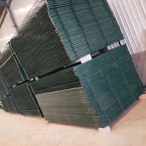 东联网栏现货供应铁路隔离护栏、金属网片、防护网