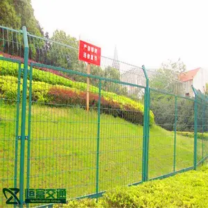 安平县恒富 专业生产 道路两侧隔离网 边框防护网 公路旁护栏网
