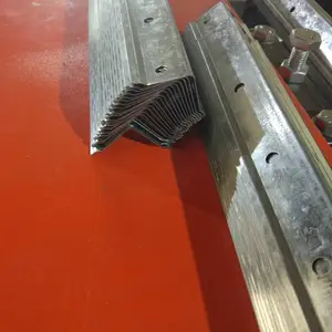 L型货架立柱冷弯成型机 轻型仓储货架加工设备 货架横梁生产机器
