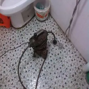 绵阳南湖哪有疏通下水道师傅的电话？疏通厕所蹲坑，维修厨房菜池地漏不下水及漏水