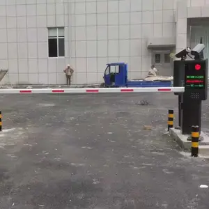 折臂道闸地下车库折叠起落杆:灵活设计,高效通行,现货供应!