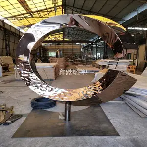 小区水景镜面玫瑰金特色不锈钢水波纹C型雕塑实物效果图