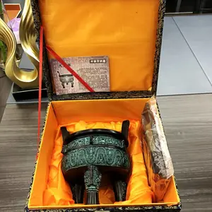 ����ͭ���� ��ͭ������ ������ɫ�¹���ͭ���ƾ��ڼ�