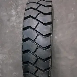 �����綯����ȼ�泵����ǰ�ֺ�ɫʵ����̥