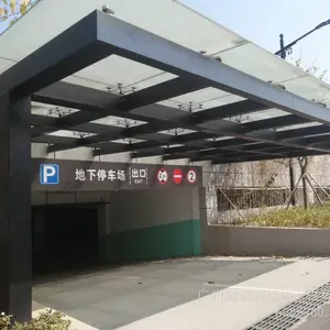 商场入口玻璃雨棚,采用模块化设计玻璃雨棚顶,安装简单便捷,安全稳定美观实用