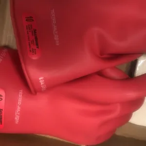 优势供应 Salisbury 手套 GK011R10
