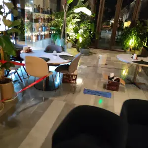 大理石地面坑洞修补翻新,石材镀晶 结晶养护,补缝打磨抛光