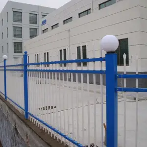 绿化带PVC草坪护栏_学校锌钢护栏除尘_草坪隔离护栏工厂