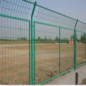 框架护栏网 盛景道路隔离网绿色铁丝网 景区防护网安装
