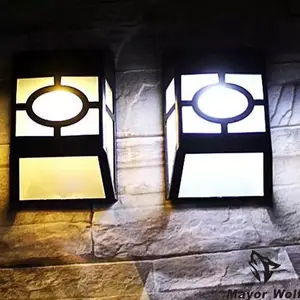 太阳能LED路灯 户外家用防水壁灯庭院别墅花园楼梯露台景观灯