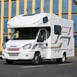 隆翠3号C618玩家版 轻奢版房车 设施齐全 内饰时尚