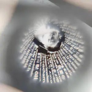 水晶投影纳米微雕爱的表达微雕机投影项链石头雕刻机投影柱体芯片雕刻超小文字雕刻机