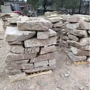 天然乱石片砌墙毛石 虎皮石干垒墙黄片石蘑菇石