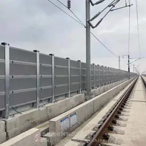 公路两旁百叶孔声屏障护栏网 小区隔绝噪音微孔吸音板