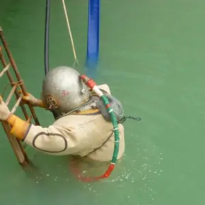 水下工程堵漏施工,现浇水池墙面堵漏,水下浇筑混凝土清除杂物施工