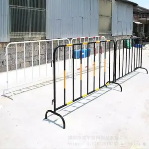鸿宇筛网活动场地安全围栏 移动铁马护栏 一体式移动栅栏