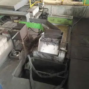 �Ʒ���ʽֽ������װ�ð�װ�ڵؿ���