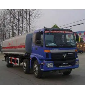 供应欧曼小三轴运油车