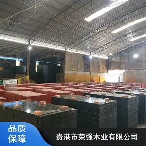 工程施工防水覆膜板_九层红色防水覆膜板_工程施工覆膜板厂家批发