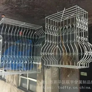唐山楼梯扶手制作焊接 厂区大门 电动大门 钢结构高度1.5米制作精良东方铁艺牌护栏表面静电喷涂
