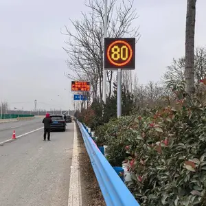 华普智通 户外LED道路诱导屏 悬臂标志杆 隧道口可变情报板 安装简便